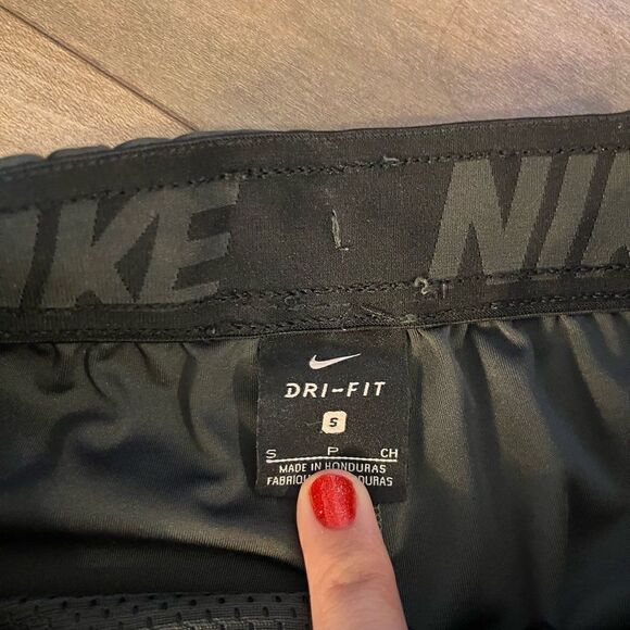 Nike Grey Athletic Workout Shorts Men Small Bin B-54 - Picture 3 of 4